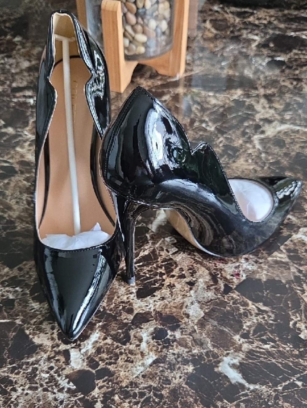 Black Patent Pointed-Toe High Heel Pumps - Picture 3 of 7